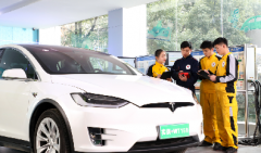 <b>熱門專業推薦:互聯網+汽</b>